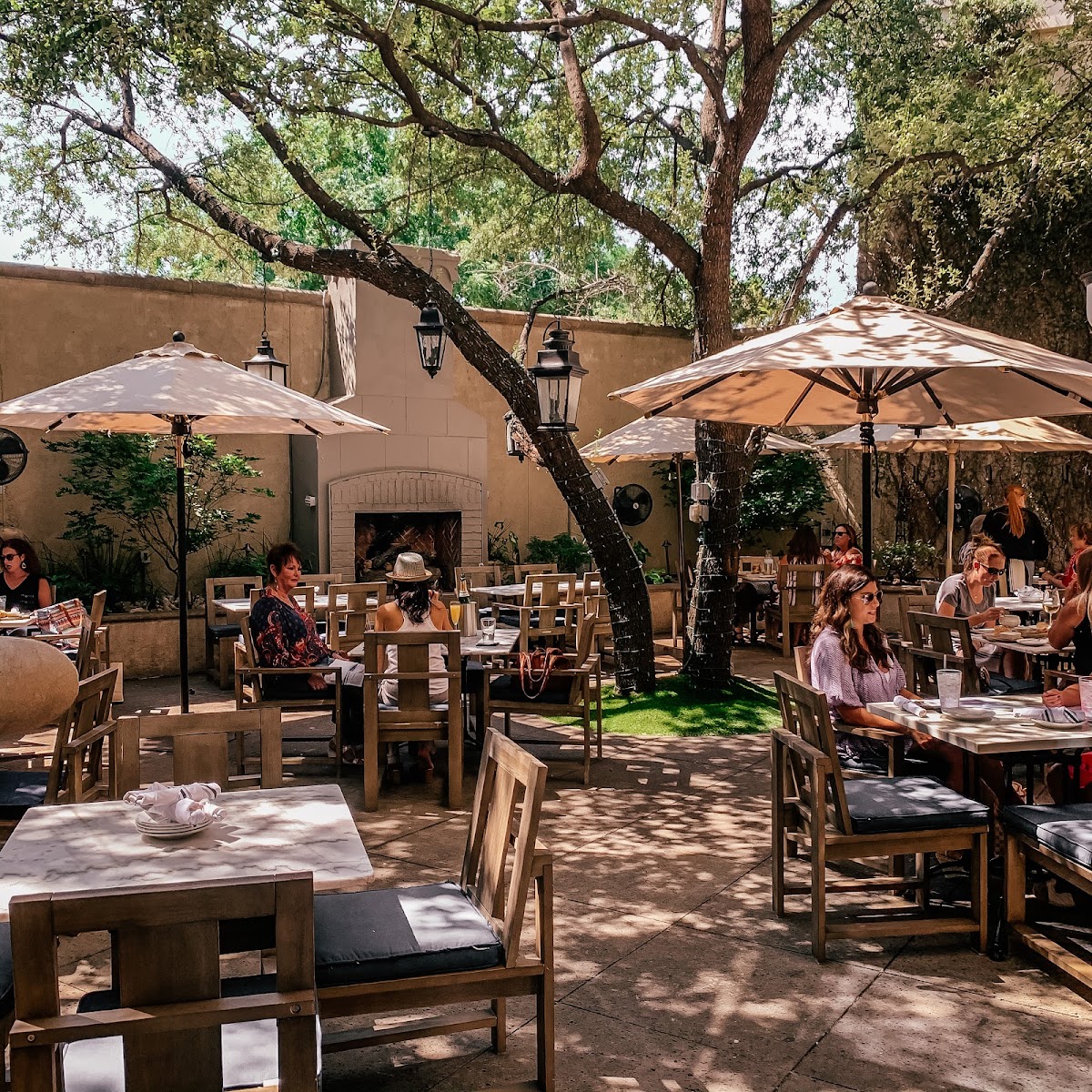 J.theodore Restaurant & Bar